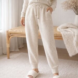 Seriano Cream Wool Knit Jogger Pants w/ Subtle Gold Thread – Size L